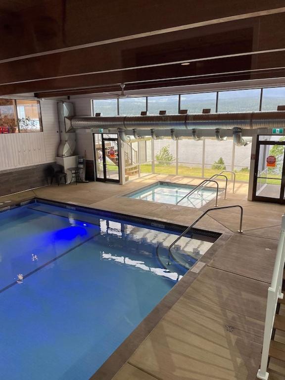 Akiskinook At Windermere Lake - Private Beach Access - New Pool And Hot Tub Now Open! Invermere Esterno foto
