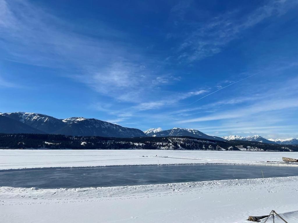 Akiskinook At Windermere Lake - Private Beach Access - New Pool And Hot Tub Now Open! Invermere Esterno foto