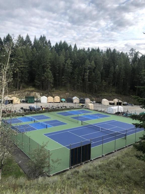 Akiskinook At Windermere Lake - Private Beach Access - New Pool And Hot Tub Now Open! Invermere Esterno foto