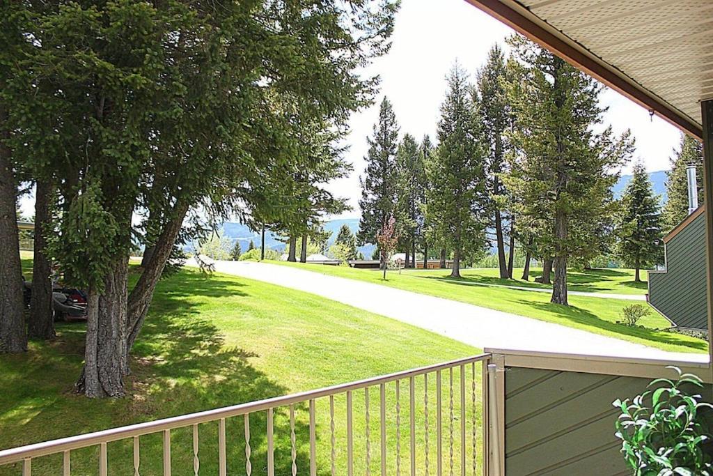 Akiskinook At Windermere Lake - Private Beach Access - New Pool And Hot Tub Now Open! Invermere Esterno foto